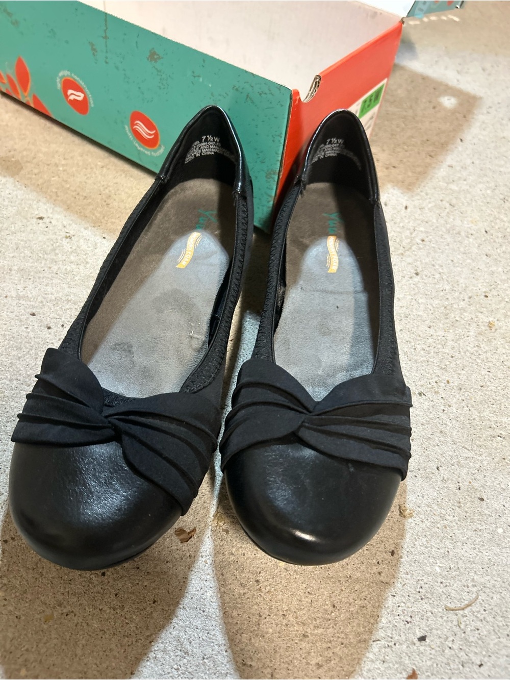 Yuu Black Marcel Flats size 7.5 like new
